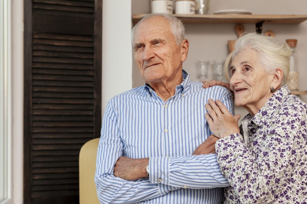 couple de seniors en maison de retraite